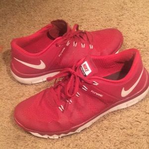 Nike Flywire tennis shoes PRICE DROP LIMITED TIME